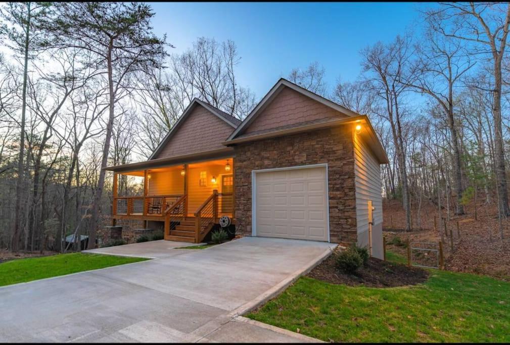 Peaceful Modern Chalet In Ellijay Exterior photo